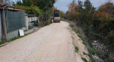 Orhangazi Belediyesi Oluk Dere bölgesinde asfalt serim çalışmalarına başladı