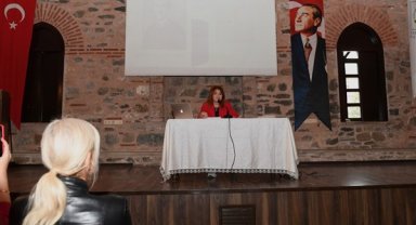 Osmangazi'de Kolektif Okuma etkinliğinin konuğu sosyolog Demet Çoraklı oldu