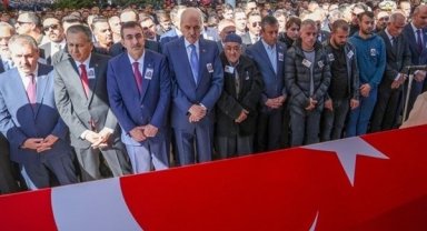 Özel, TUSAŞ'ta şehit edilen taksi şoförü Murat Arslan'ın cenazesine katıldı