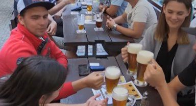 Prag'da gece vakti bar turları yasaklandı