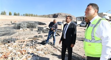 Şanlıurfa Valisi Şıldak, şehir hastanesi inşaatını inceledi