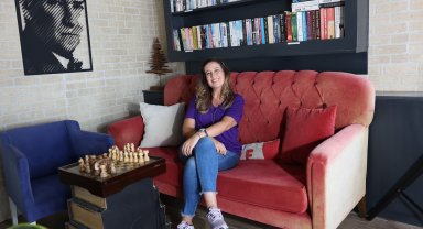 Yeliz Ağırman Çakmak, kitap serisiyle çocuk okurlarını doksanlara götürüyor