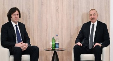 Aliyev, Gürcistan Başbakanı Kobakhidze ile bir araya geldi