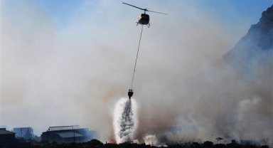Arsuz'daki yangını söndürmek için müdahale ediliyor