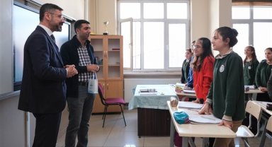Başkan Tanğlay’dan Şehit Mahir Ayabak Ortaokulu'na ziyaret