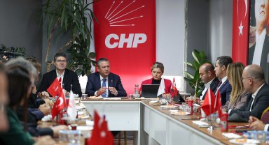CHP Genel Başkanı Özel, Merkez Yönetim Kurulu toplantısına başkanlık etti