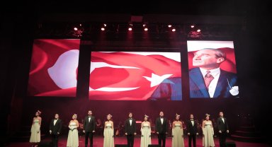 Cumhuriyet Bayramı'na yakışan görkemli resepsiyon