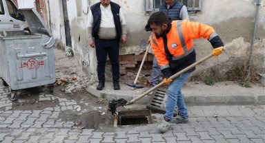 Edremit Belediyesi beklenen yağışlara karşı önlem almaya başladı