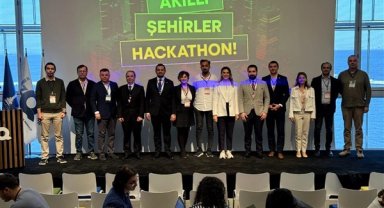 İzmir'de Akıllı Şehirler için yenilikçi fikirler ödüllendirildi