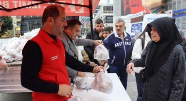 İzmit Belediyesi, ürettiği istiridye mantarlarını vatandaşlara ücretsiz dağıtıyor