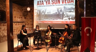 İzmit'te Atatürk'ün naaşının Ankara’ya uğurlanışının yıl dönümü anıldı