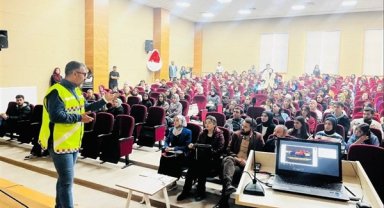 Karaman İl Jandarma Komutanlığı tarafından narkotik bilgilendirilmesi yapıldı