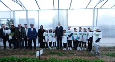 Karaman Valisi Çiçekli, “Okuldaki Çiftlik Projesi”nin tanıtım etkinliğine katıldı