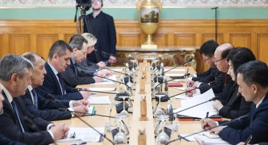 Lavrov, Kore Demokratik Halk Cumhuriyeti Dışişleri Bakanı Son-hui ile görüştü