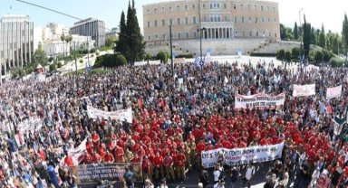 Yunanistan'da işçiler yaşam maliyetini protesto için genel greve çıkıyor