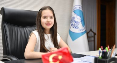 4’üncü sınıf öğrencisi Okyanus Atik, Kayseri Büyükşehir Belediyesi koltuğuna oturdu