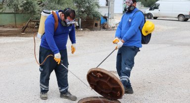 Antalya Büyükşehir Belediyesi vektörel mücadele ekipleri iş başında
