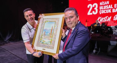 Antalya'da düzenlenen 23 Nisan etkinlikleri kapsamında Mustafa Sandal konser verdi