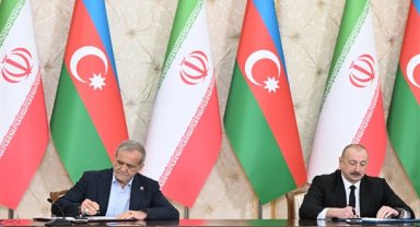 Azerbaycan Cumhurbaşkanı Aliyev ve İranlı mevkidaşı Pezeşkiyan ortak bildiri imzaladı