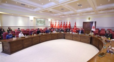 Bakan Güler, şehit ve gazilerin çocuklarıyla buluştu