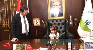 Başkan Aydın, koltuğunu çocuklara devretti