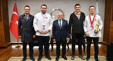 Başkan Büyükkılıç, konuklarını ağırlamayı sürdürüyor