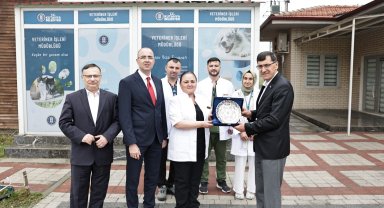 Başkan Kahveci, Dünya Veteriner Hekimler Günü'nü kutladı