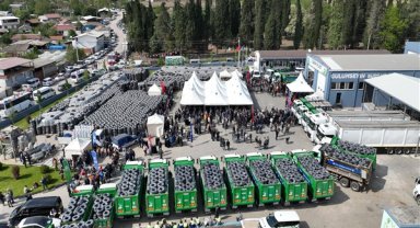 Bursa'da 10 bin ulama borusu, düzenlenen törenle çiftçilere dağıtıldı