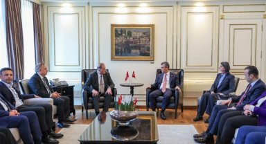 CHP Genel Başkanı Özel, İBB'yi ziyaret etti