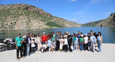 Diyarbakır'da kültürel ve tarihi geziler düzenleniyor