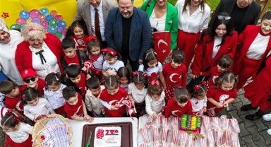 Düzce Belediyesi Çocuk Gündüz Bakımevi'nde 23 Nisan kutlandı