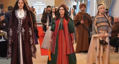 Erzurum’da “Palandöken’in Eteğinde Türk Motifleri Defilesi” düzenlendi