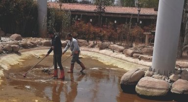 Güzler Evcil Hayvanlar Parkı sakinlerinin temizlik rutinleri düzenli yapılıyor