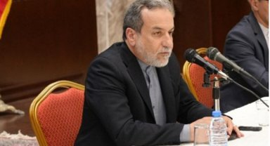 İran Dışişleri Bakanı Araghchi, Pakistan Başbakan Yardımcısı Dar ile görüştü