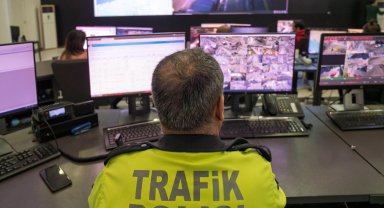 İzmir'de Akıllı Trafik Yönetim Sistemi kullanılmaya başlandı