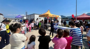 İzmir'de Su Sporları Şenliği düzenlendi