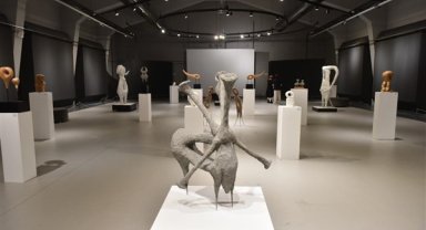 Kişisel heykel sergileri, Modern Sanatlar Galerisi'nde