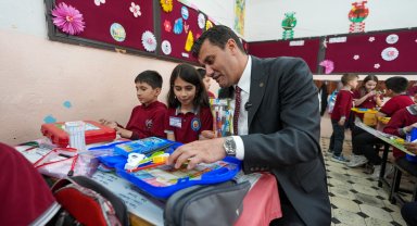 Manisa Büyükşehir Belediye Başkanı Zeyrek, Murat Germen İlkokulu'nu ziyaret etti