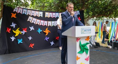 Mersin Yenişehir Belediye Başkanı Özyiğit, 23 Nisan etkinliklerine katıldı