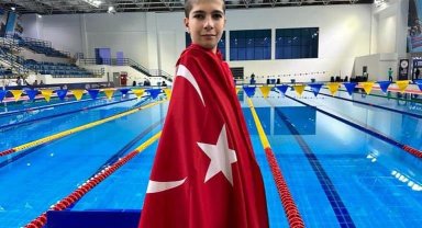 Milli yüzücü Şimşek, Paris'te yarışacak