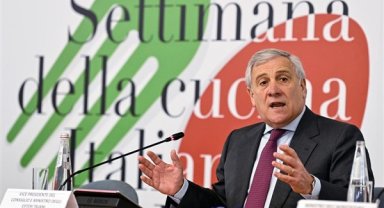 Tajani, Papa Franciscus'un cenaze törenine ilişkin ekiplerle toplantı yaptı