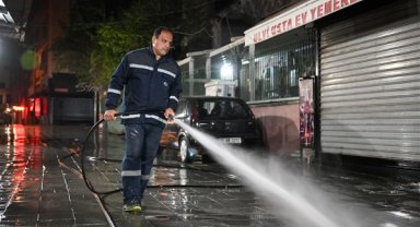Tarihi Bornova Çarşısı’nda temizlik yapıldı