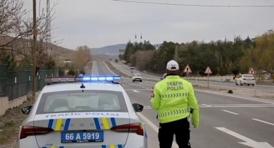 Trafik ekiplerince hız ihlali ile ilgili toplam 2 milyon 126 bin 384 adet işlem yapıldı
