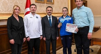 Vali Aktaş, 2025 Türkiye Çocuklar Karate Şampiyonu Melis Uran’ı ağırladı