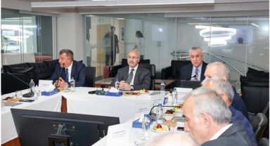 Adana Valisi Köşger, Olağan İl İstihdam ve Mesleki Eğitim Kurulu Toplantısı'na katıldı