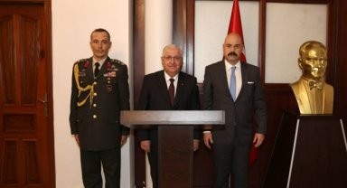 Bakan Güler, Kamerun’a gitti