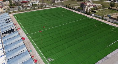 Başakpınar Spor Merkezi'nin çim sahası ile yedek ve sağlık kulübeleri yenileniyor