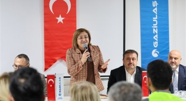 Başkan Şahin, belediye çalışanlarıyla bir araya geldi