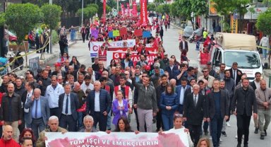 Başkan Zeyrek, 1 Mayıs yürüyüşüne katıldı