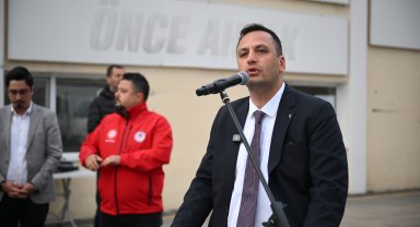 Bornova Belediye Başkanı Eşki, 1 Mayıs İşçi ve Emekçi Bayramı’nı şantiyelerde kutladı
